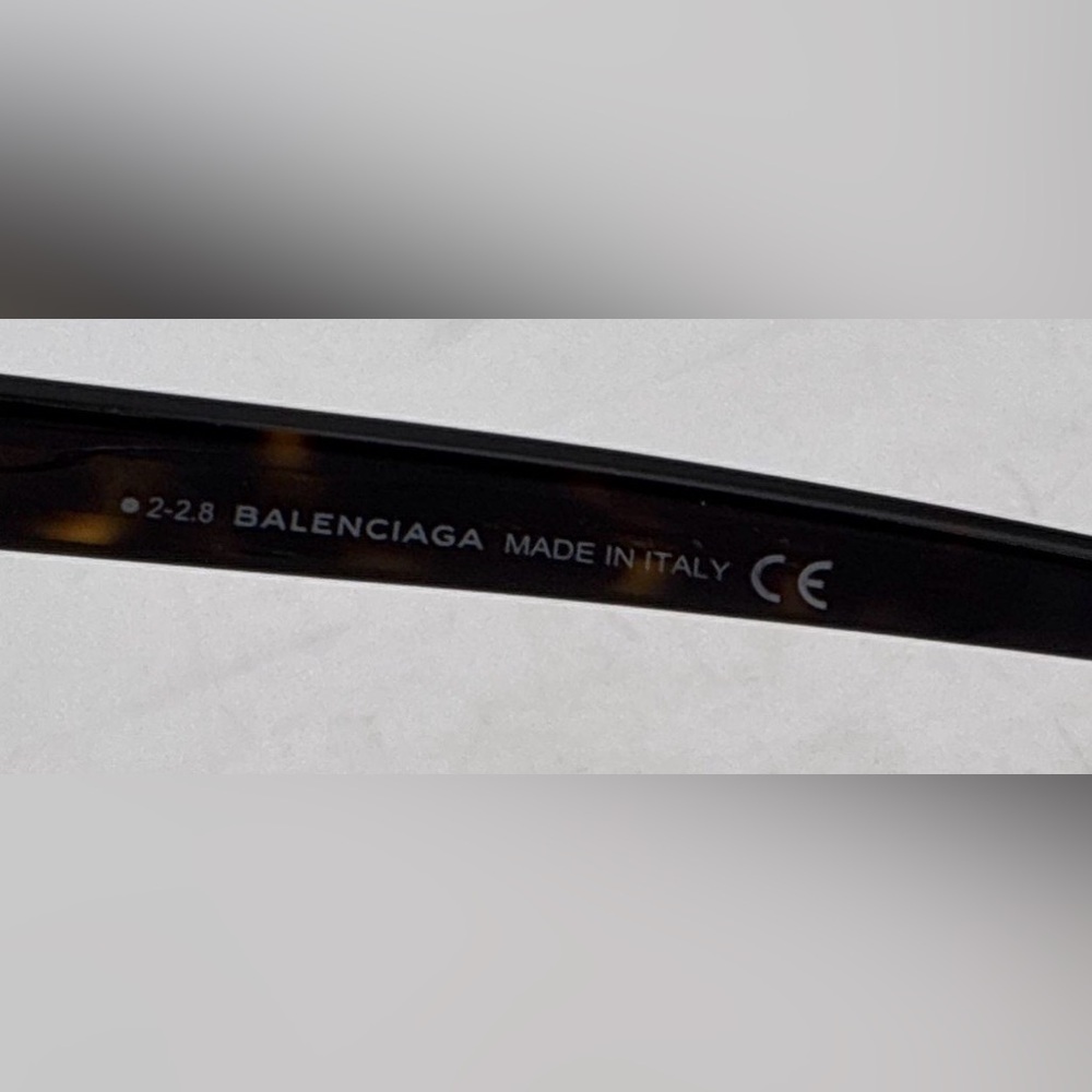 Balenciaga Women's BA 128 Sunglasses
Tortoiseshell Gold Cat Eye COA 51-19-140 - Picture 11 of 16